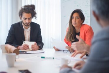 Stratégies de délégation efficaces : 5 clés pour booster votre équipe