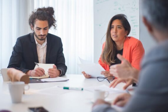 Stratégies de délégation efficaces : 5 clés pour booster votre équipe